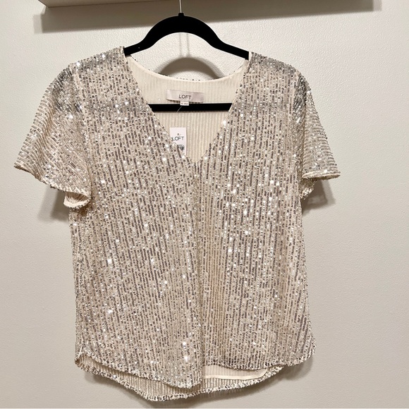 🪩✨NWT Loft Sequin V Neck Flutter Top in XS - Picture 2 of 7
